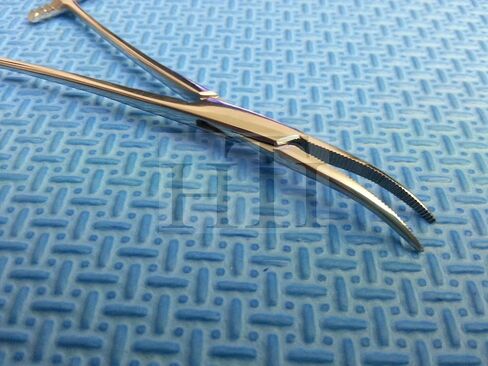 HTI العلامة التجارية الكلب القط الحيوانات الأليفة مزيل الشعر بولير الفولاذ المقاوم للصدأ مرقأة قفل الملقط 5 "منحنية كاملة مسننة in Saudi Arabia