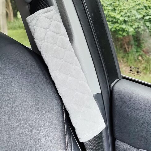 وسادات حزام مقعد السيارة من CHXILING، 4 قطع من وسادات حزام الأمان تحمي الكتف والرقبة وبطانة مريحة تساعد على حماية رقبتك وكتفك (أسود) in Kuwait