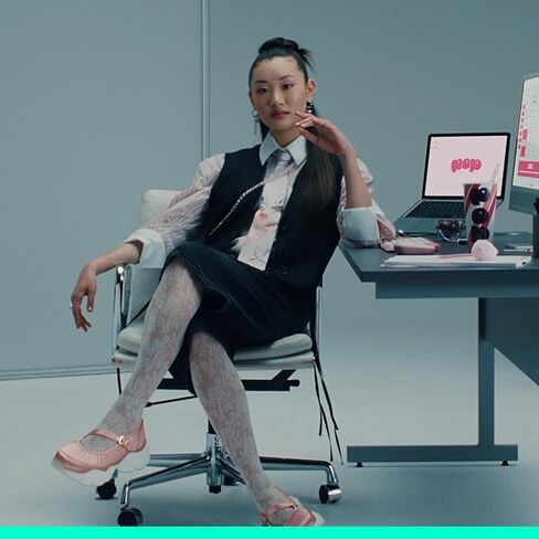 مجموعة Logitech POP ICON Combo، مجموعة لوحة مفاتيح وماوس بلوتوث، كتابة مريحة، مفاتيح وأزرار قابلة للبرمجة، نقرات هادئة، سهولة التبديل حتى 3 أجهزة - أرجواني in Kuwait