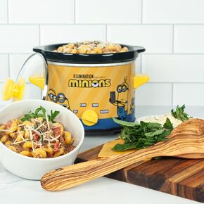 Uncanny Brands Hello Kitty 2qt Slow Cooker - Cook With Your Favorite Sanrio Characters