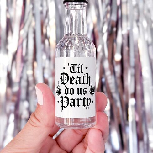 ملصق مع LOVE Til Death Do Us Party - ملصقات مشروبات العزوبية سعة 50 مل - هدايا حفلات العزوبية ذات الهيكل العظمي - العروس أو الموت - حقيبة هدايا باخ القوطية - ملصقات عزوبية الهالوين (العروس أو الموت) in Kuwait