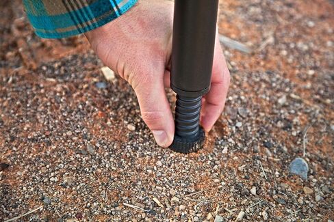 أدوات تسوية الساق من كامب شيف تناسب معظم المواقد وطاولات التخييم، (4 عبوات)، أسود in Kuwait