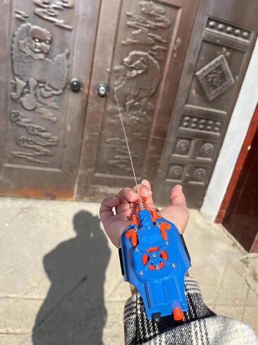 Web Shooter Wrist Toy-Rope Launcher ,USB Recharger，Automatic take-up,Spider Web Shooters That Actually Shoot，Superhero Role-Play, Real Web-Shooters Great Gift for Man and Kids(Black) in Kuwait