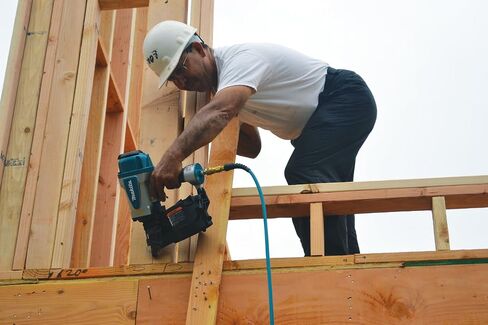 Makita AN902 3-1/2" Framing Coil Nailer in Saudi Arabia