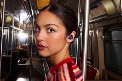 سماعات رأس Sony LinkBuds Fit اللاسلكية تمامًا والمانعة للضوضاء، صغيرة وخفيفة مع دعامات Air Fitting مطورة حديثًا، باللون الأسود in Saudi Arabia