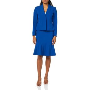 سترة نسائية من الكريب بثلاثة أزرار وتنورة واسعة in Kuwait