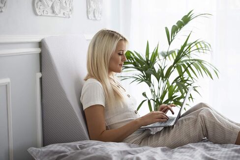 Bamboo Replacement Wedge Pillow Cover (25 x 24 x 12) with Zipper - Sweat-Absorbent, Moisture-Wicking, Odor-Free Wedge Pillow Case Cover – White in Saudi Arabia