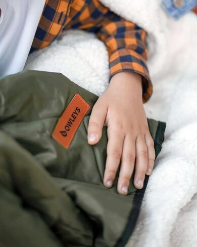 بطانية صوف خارجية مضادة للماء للسفر - بطانية دافئة باللونين الأخضر/الأبيض - سجادة خارجية من الصوف مزدوجة الجوانب مع حقيبة للتخييم والنزهات والشواطئ والملاعب in Kuwait