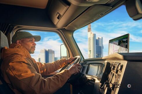 Garmin dezl OTR620 GPS Truck Navigator with 6-Inch 1280p Touchscreen (Black) Bundle with Headset 110, Storage Case, Headset Accessory, microSDHC Card, Suction Cup Mount, and Nylon Cable (7 Items) in Saudi Arabia