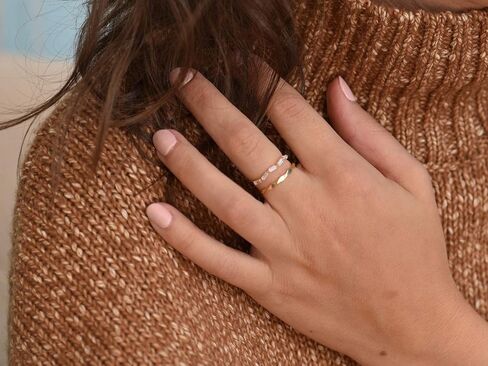 بلوسوم آند هيو ميني باجيت إيتيرنيتي باند | لا يسبب الحساسية مطلي بالذهب عيار 18 قيراط .925 | خاتم ذهب لذيذ | العنقودية تشيكوسلوفاكيا الرغيف الفرنسي التراص الدائري in Kuwait