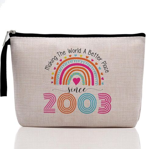 هدايا عيد الميلاد الحادي والعشرون للنساء، مما يجعل العالم مكانًا أفضل منذ عام 2003، وتحول إلى أفكار هدايا عيد ميلاد تبلغ من العمر 21 عامًا للنساء والمراهقات والصديقات والأصدقاء المقربين والأخت والابنة وابنة الأخت وحقيبة مكياج الحفيدة in Kuwait