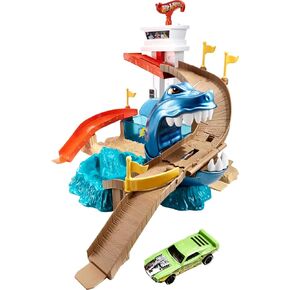 Hot Wheels Toy Car Track Set, Color Shifters Sharkport Showdown with 1 Color Shifters 1:64 Scale Car