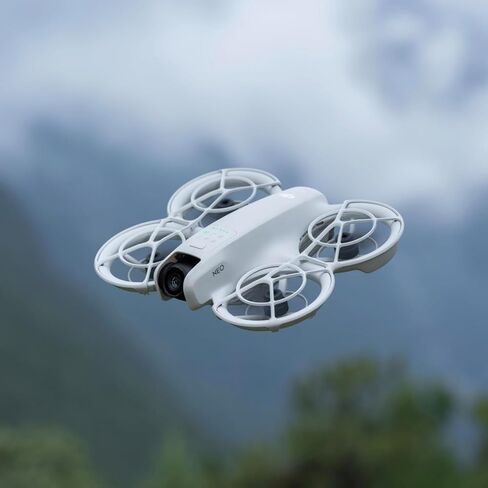 دي جي آي نيو، طائرة بدون طيار صغيرة مع كاميرا 4K UHD للبالغين، طائرة بدون طيار ذاتية الطيران بوزن 135 جرام تتبعك، إقلاع راحة اليد، فيديو ثابت، واقي المروحة (خالية من وحدة التحكم) مع وسادة هبوط وبطاقة SD in Kuwait