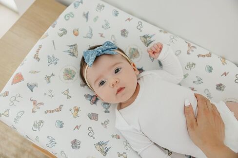 غطاء وسادة تغيير الحفاضات الفاخر "Hogwarts™" من كوبر بيرل in Kuwait