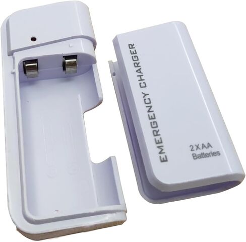 شاحن هاتف يعمل بالبطارية في حالات الطوارئ | بنك طاقة صغير يعمل ببطارية USB ومنفذ طاقة محمول ببطاريتين AA. (أبيض) in Saudi Arabia