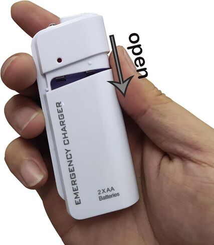 شاحن هاتف يعمل بالبطارية في حالات الطوارئ | بنك طاقة صغير يعمل ببطارية USB ومنفذ طاقة محمول ببطاريتين AA. (أبيض) in Saudi Arabia