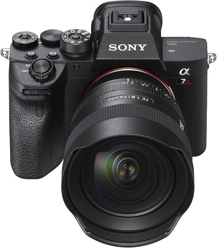 Sony FE 14mm F1.8 GM Full-Frame Large-Aperture Wide Angle Prime G Master Lens with Pixel Advanced Accessories Blower & Cleaning Kit | Sony SEL14F18GM in Saudi Arabia