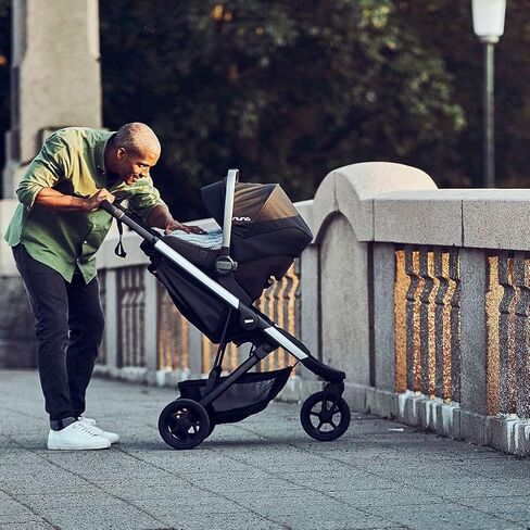 Thule Spring Compact Stroller in Saudi Arabia