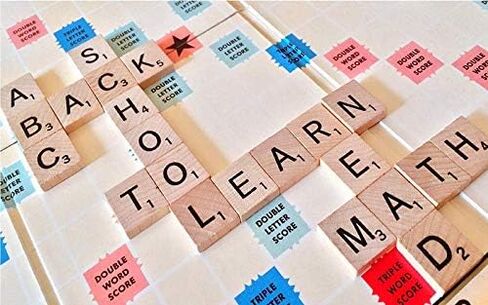 200 قطعة من الحروف الإملائية، لعبة صنع الكلمات المتقاطعة الإملائية بنفسك، بلاط حروف خشبية in Kuwait