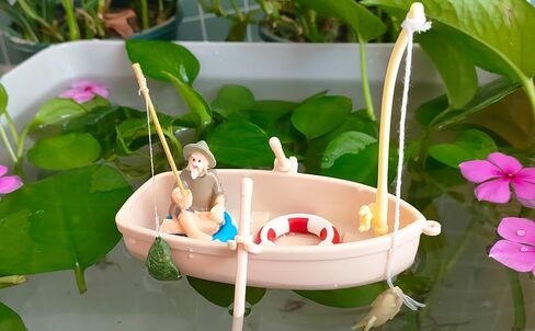 Simulation Boat Floating Fish Tank Decorations Cute Kitten and Fisherman Floating Aquarium Decoration Fish Tank Decorative Fish Toys (Yellow, 2) in Saudi Arabia