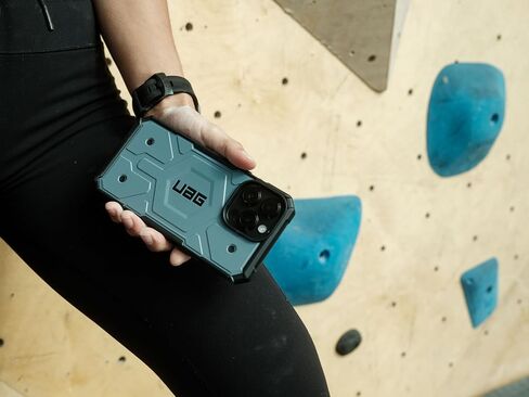 URBAN ARMOR GEAR UAG Case Compatible with iPhone 15 Case 6.1" Pathfinder Silver Built-in Magnet Compatible with MagSafe Charging Rugged Military Grade Dropproof Protective Cover in Saudi Arabia