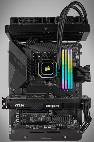 CORSAIR Vengeance RGB RT 32GB (4x8GB) DDR4 3600 (PC4-28800) C18 1.35V ذاكرة سطح المكتب in Saudi Arabia