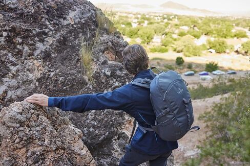 حقيبة ظهر TETON Sports 30L Numa، متينة وجاهزة للمشي لمسافات طويلة أو التخييم أو حقيبة الظهر. حقيبة سفر مثالية خفيفة الوزن مع مساحة أكبر مما تعتقد in Saudi Arabia