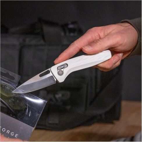 SOG One-Zero XR Easy-Opening Daily Carry Folding Knives with Aircraft-Grade Aluminum Handle | CRYO CPM S35VN Steel Blade in Kuwait