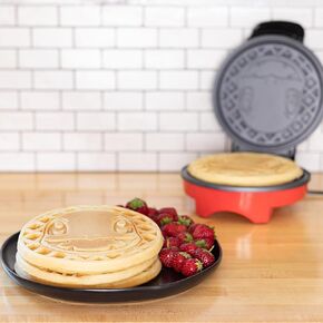 Uncanny Brands Pokémon Squirtle Waffle Maker - Make Bounty Squirtle Waffles - Kitchen Appliance