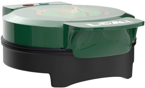 Uncanny Brands Marvel Loki Waffle Maker - خوذة Loki على الفطائر الخاصة بك - مكواة الوافل in Kuwait