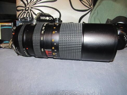 مجموعة كاميرا Minolta X-7A مقاس 35 مم SLR مع عدسة تكبير AF وحامل MD (متجدد) in Saudi Arabia