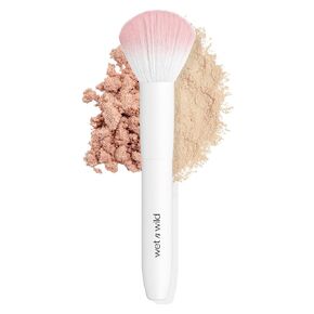 wet n wild Blush Brush, Makeup Brush for Mineral & Liquid Makeup, Plush Fibers, Ergonomic Handle