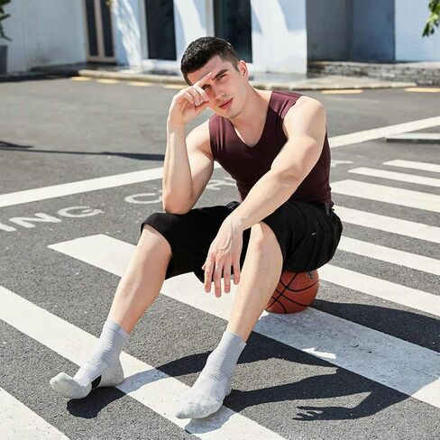 YQHMT Basketball Socks Outdoor Athletic Crew Socks Thick Compression Long Running Sports Socks for Men & Women 4 Pack in Saudi Arabia
