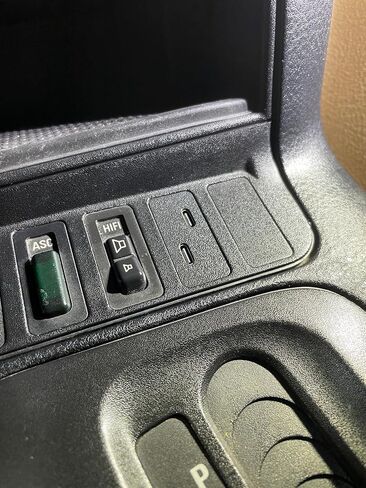 منفذ شحن USB-C مزدوج لوحدة التحكم المركزية - E36 3-Series (1992-1999) in Saudi Arabia