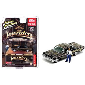 1961 تشيفي إمبالا لوريدر باللون الأسود مع رسومات وشكل دييكاست إصدار محدود إلى 3600 قطعة في جميع أنحاء العالم 1/64 نموذج سيارة دييكاست من جوني لايتنينج JLCP7456 in Kuwait