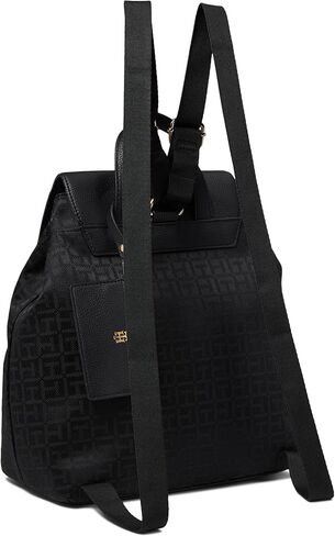 حقيبة ظهر Tommy Hilfiger Ruby II Flap مع قماش جاكار مربع الشكل ومونوجرام أسود مقاس واحد in Saudi Arabia