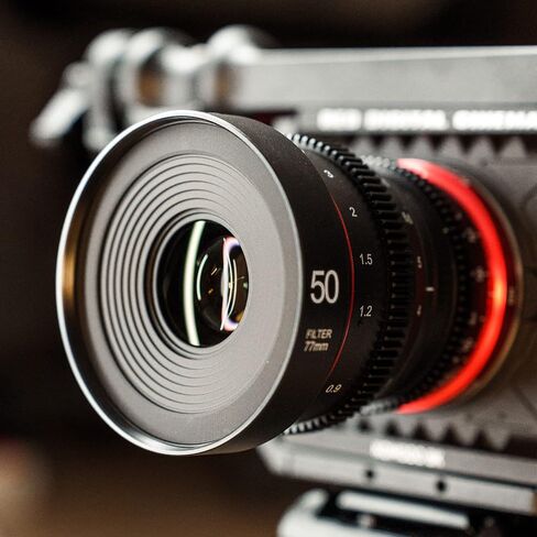 Meike 25mm T2.2 Large Aperture Manual Focus Low Distortion APS-C S35 Format 6K Mini Prime Cine Lens Compatible with Canon RF Mount Cameras R7 R10 R50 in Kuwait