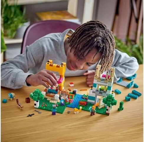 مجموعة ألعاب بناء Minecraft The Crafting Box 4.0 21249 من LEGO، مجموعة ألعاب مصممة خصيصًا تتميز بمكعبات كلاسيكية وأشكال وإكسسوارات ألعاب، وأدلة نموذجية تثير الإبداع للأطفال بعمر 8 سنوات in Saudi Arabia