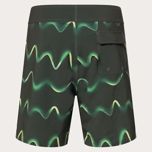 Oakley Men's Swell Line Recycled 18" Boardshort in Saudi Arabia