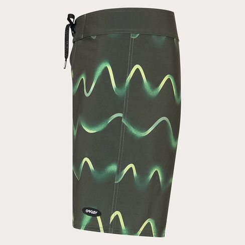 Oakley Men's Swell Line Recycled 18" Boardshort in Saudi Arabia