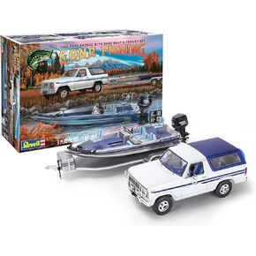 Revell 17242 '80 Ford Bronco w/Bass Boat & Trailer 1:24 Scale 157-Piece Skill Level 5 Model Truck Building Kit