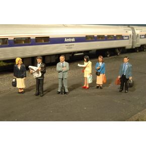 Bachmann Industries Miniature O Scale Figures Standing Platform Passengers Train (6 Piece)