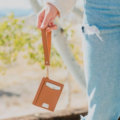 Andar The Denner حامل بطاقات نحيف ممتاز وحامل بطاقات RFID ومحفظة معصم للنساء (كونياك تان) in Kuwait
