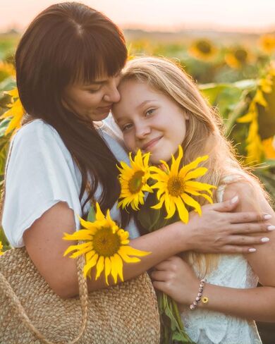 𝗦𝘂𝗻𝗳𝗹𝗼𝘄𝗲𝗿 𝗚𝗶𝗳𝘁𝘀 𝗳𝗼𝗿 𝗪𝗼𝗺𝗲𝗻, Sunflower Bracelet Jewelry 𝗖𝗵𝗿𝗶𝘀𝘁𝗺𝗮𝘀 Birthday Inspirational Gifts for Women Friends Daughter Niece Granddaughter Adults in Saudi Arabia