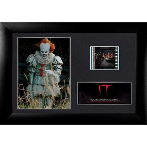 FILMCELLS Trend Setters – IT – Pennywise the Dancing Clown and the Losers Club 7" x 5" MiniCell Desktop Presentation – Featuring 35 mm Film Clip with Easel Stand