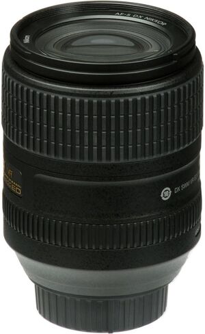 عدسة Nikon AF-S DX NIKKOR مقاس 18-300 مم وببؤرة f/3.5-6.3G ED VR (2216) + بطاقة ذاكرة سعة 64 جيجابايت + مجموعة مرشح + حقيبة ظهر + قارئ بطاقات + برنامج Corel للصور + حامل ثلاثي القوائم مرن + محفظة ذاكرة + حافظة للأغطية + مجموعة تنظيف in Kuwait