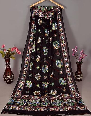 وشاح نسائي من Trend Rajasthani مصنوع من القطن بمرآة Sippi Work Phulkari Dupatta، وشاح Dupatta مطرز من Kutch للنساء in Saudi Arabia