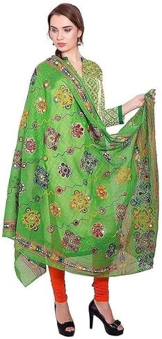 وشاح نسائي من Trend Rajasthani مصنوع من القطن بمرآة Sippi Work Phulkari Dupatta، وشاح Dupatta مطرز من Kutch للنساء in Saudi Arabia