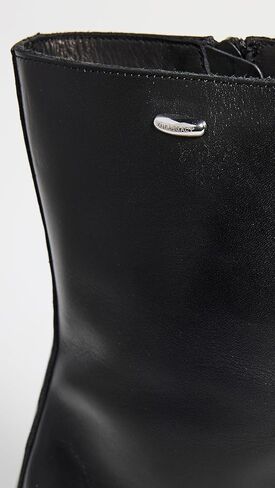 أحذية كاميون للرجال in Kuwait