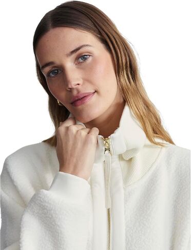 Varley Women's Eleanor Patch Pocket Fleece in Saudi Arabia